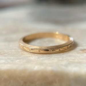 Vintage 14K Solid Yellow Gold Ring, Size 7 / Eternity Geometric Pattern Stacking Wedding Band