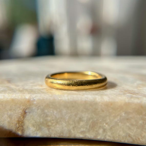 Glowing Solid 22K Yellow Gold Wedding Ring, Size … - image 7