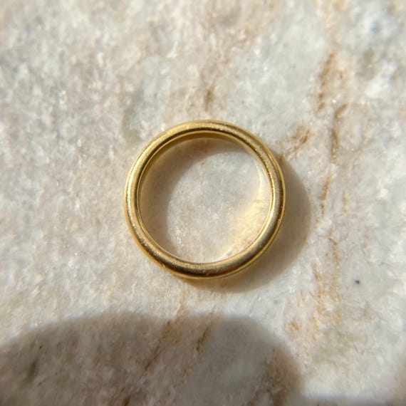 Glowing Solid 22K Yellow Gold Wedding Ring, Size … - image 4