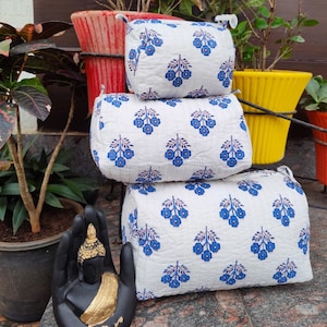 Ensemble de 3 pièces en coton indien fait à la main Floral Hand Block Print Toiletry Bag Rangement, sac gadget, sac de lavage matelassé, pochette cosmétique, sac de voyage