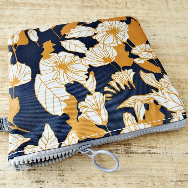 Petite pochette pour serviette / Etui rangement serviette / Mini trousse carré