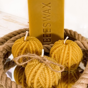 Yarn beeswax candle, 100% pure beeswax, yarn ball candle, handcrafted