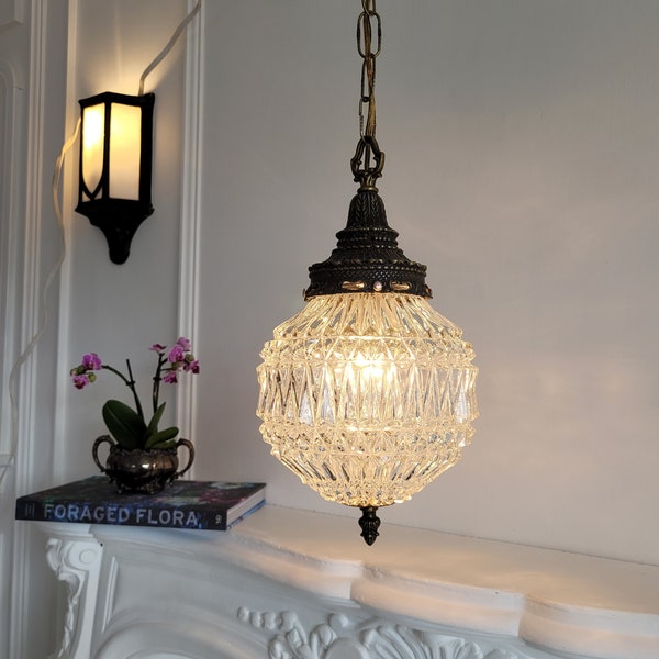 Vintage Pendant Light, Hollywood Regency Ornate Diamond Cut Glass, Pineapple Textured Glass, Antique Brass, Globe Lamp, Victorian Lantern