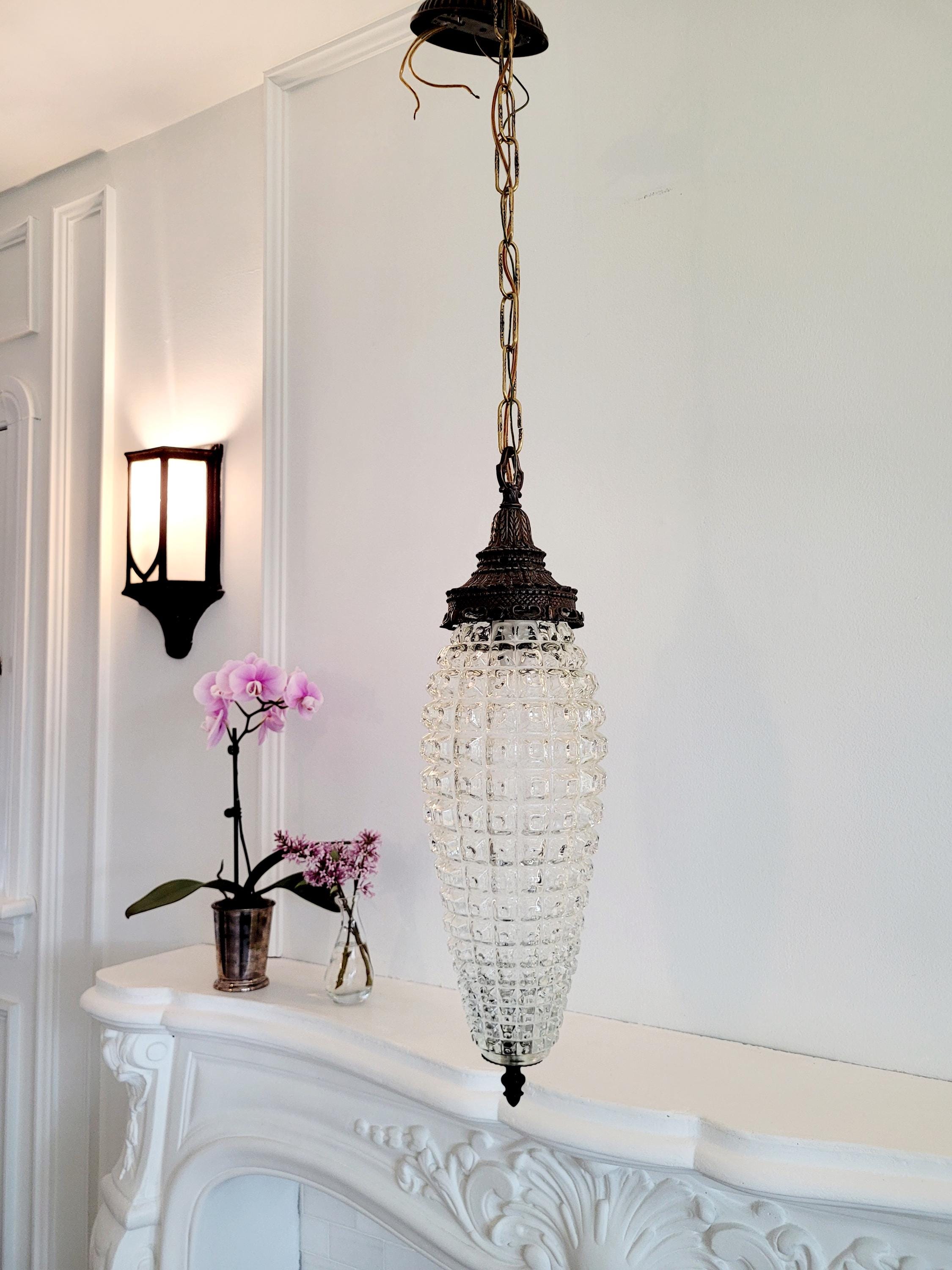 ヴィンテージ ペンダントライト　 Hollywood Regency Lamp Hollywood Regency Hanging Lamp with Iridescent Glass vintage