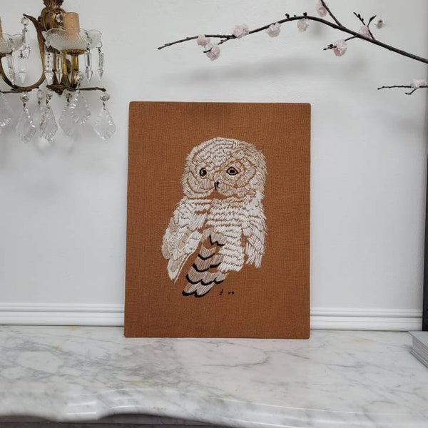 Vintage Owl Yarn Art, 1970's Mid-century Animal Art, Rust Fabric, White Owl, MCM Decor, Handmade Fiber Artwork, Bohemian Nature Art