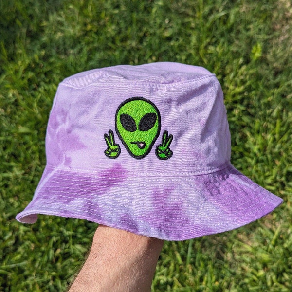 Alien Peace Tie Dye Bucket Hat - Embroidered Hippie Festival Hat - Trippy Psychedelic Retro Purple Alien Hat - Rave Outfit Festival Outfit