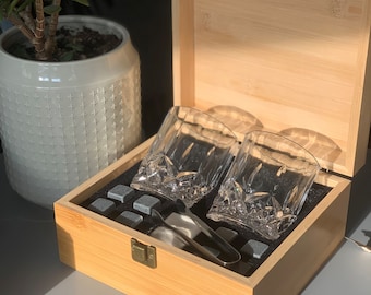 Luxury whiskey glass set in bamboo gift box.