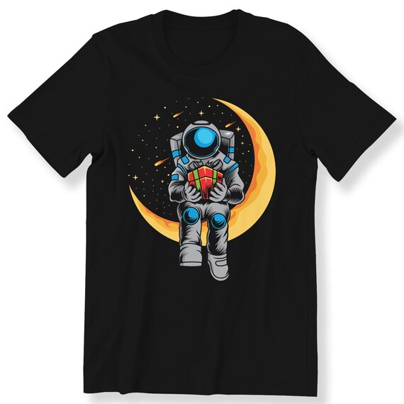Astronaut Holding Gift T-shirt For Men Women Kids Graphic Tee Cute Gift Astronaut Plus Size Available Premium Top
