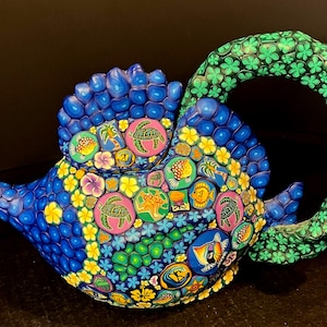 Tetera con temática de peces, océano, Hawái y vida marina en mosaico