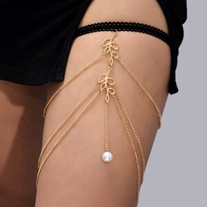 Pearl & Gold Leaf Stretch Thigh Garter Chain, Leg Jewelry, Pearl Thigh Chain, No Slip Thigh Leg Chain, Adjustable Thigh Chain, Plus Size