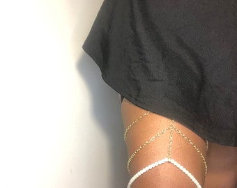 Pearl & Gold Stretch Thigh Garter Chain : Elegance + Grace, Leg Thigh Chain, Thigh Garter, Pearl Leg Chain