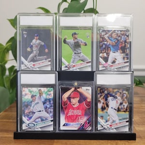 Expositor de cartões esportivos / Expositor de cartões colecionáveis / Beisebol / Basquete / Futebol / Prateleira / Suporte / Suporte / camadas / em camadas / rack / carregador superior