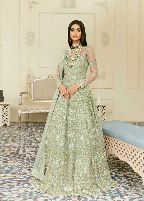 Ivory Color Wedding Lehenga | Asian bridal dresses, Pakistani bridal dresses,  Asian wedding dress