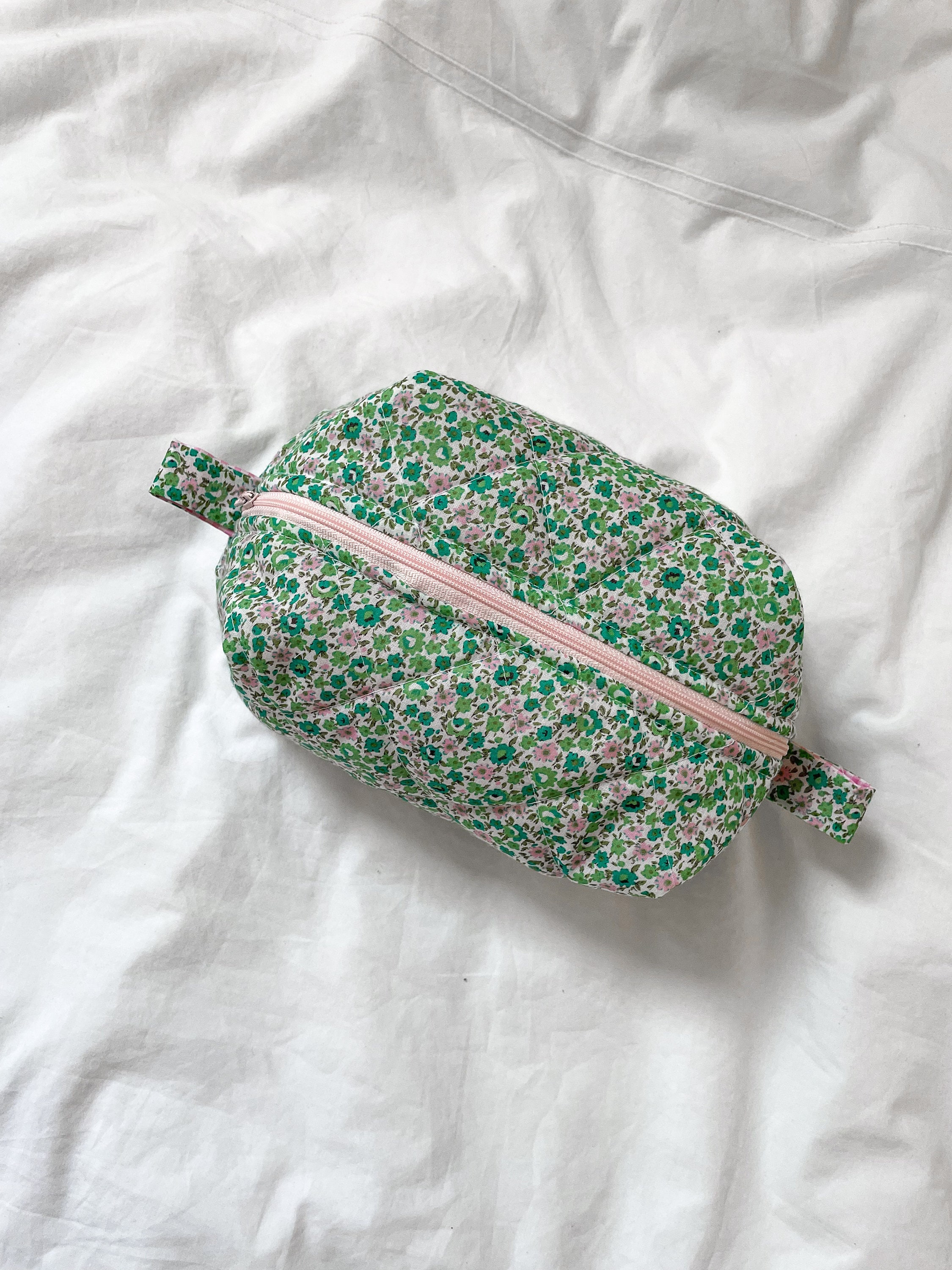 Green Quilted Wash Bag Flowery Wash Bag Toiletry Bag - Etsy UK
