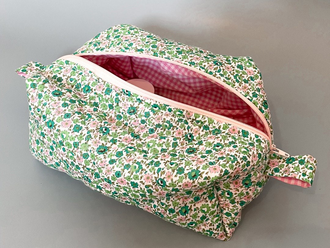 Green Quilted Wash Bag  Flowery Wash Bag  Toiletry Bag  - Etsy UK