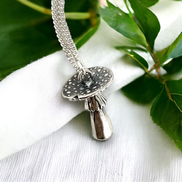 Silver Amanita Muscaria Mushroom Necklace,Silver Mushroom Necklace,Silver Mushroom,Silver Nature Necklace,Mushroom Gifts,Toadstool Mushroom