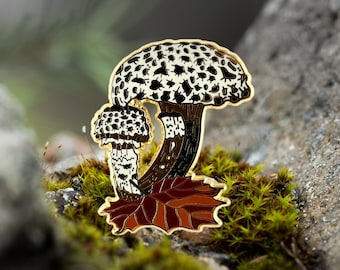 Spilla in smalto duro con fungo del Vecchio dei Boschi: regalo per micofili
