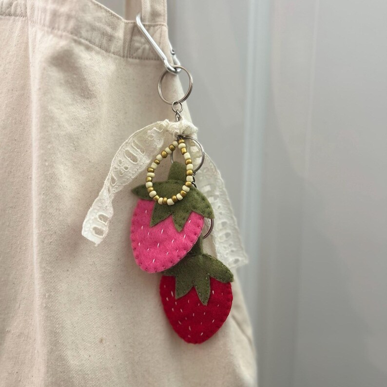 Felt Strawberry Keychain PDF Tutorial, Cute Strawberry Bag Charm Sewing ...
