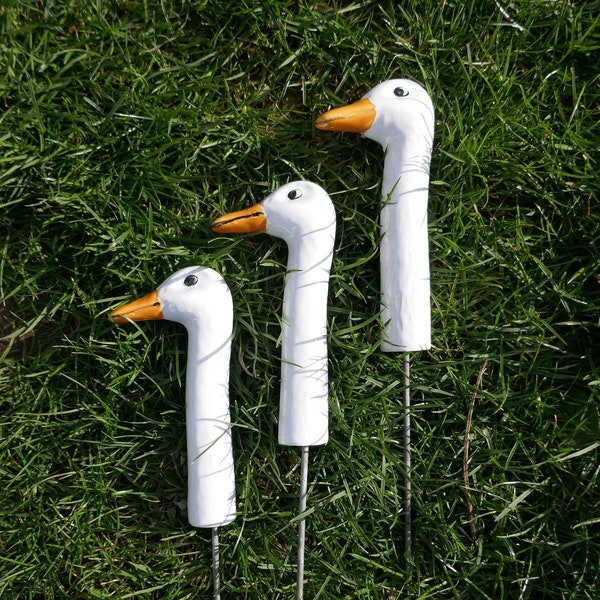 Gartenstecker Keramik Ente 3er Set midi | Frostfest | Gartenschmuck | Gartendeko | Gartenkeramik | Hanbemalt | Entenhals Keramik Garten