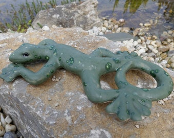 Garden decoration ceramic gecko | Lizard green matt | Geckos | Garden ornaments | Pond decoration | Garden ceramics | Hand painted | Wall decoration