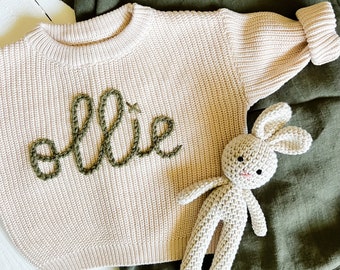 Pulls personnalisés brodés à la main pour bébé garçon et tout-petit garçon//Pulls prénom bébé//cadeau personnalisé pour bébé