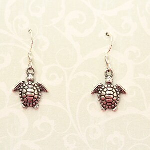 Sea Turtle Earrings, Sea life earrings, Ocean earrings, Turtle gift, Unique Ocean jewellery, Charm earrings