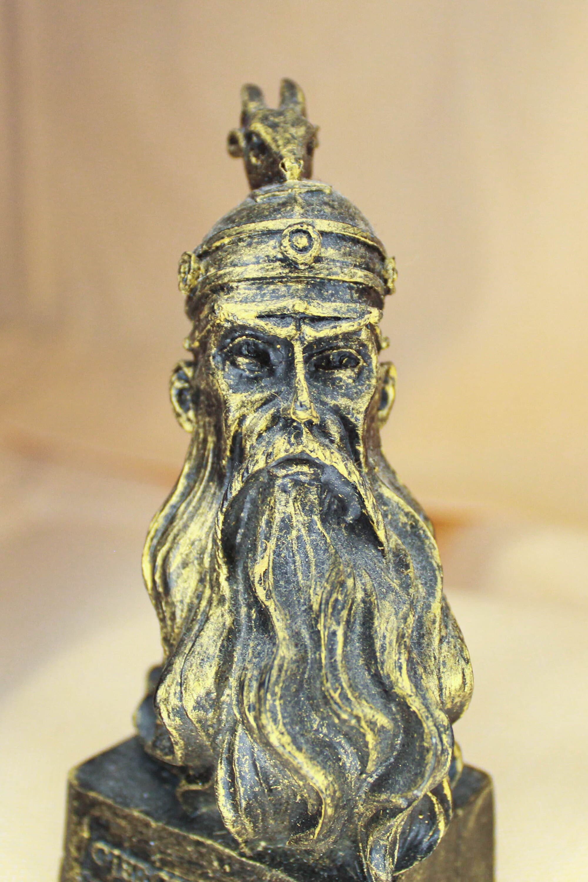 Skanderbeg Bust Sculpture - Albanian National Hero Miniature Bust, Gjergj Kastriot Skenderbeu