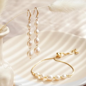 Dainty Mother's Day Pearl Jewelry Set Natural Freshwater Pearl Dangle Drop Earrings with Real Pearl Bracelet Custom Gift Card Gift for Mom