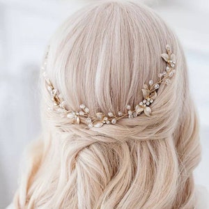 Pearl, Leaf and Crystal Delicate Wedding Bridal Hairpiece | Wedding Day Hair vine | Minimalist Wedding Hair Accessory | Bridesmaid Hairpiece