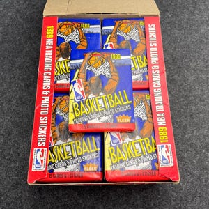 1989-90 Fleer Basketball Wax Pack, (1) Wax Pack, 15 Cards & 1