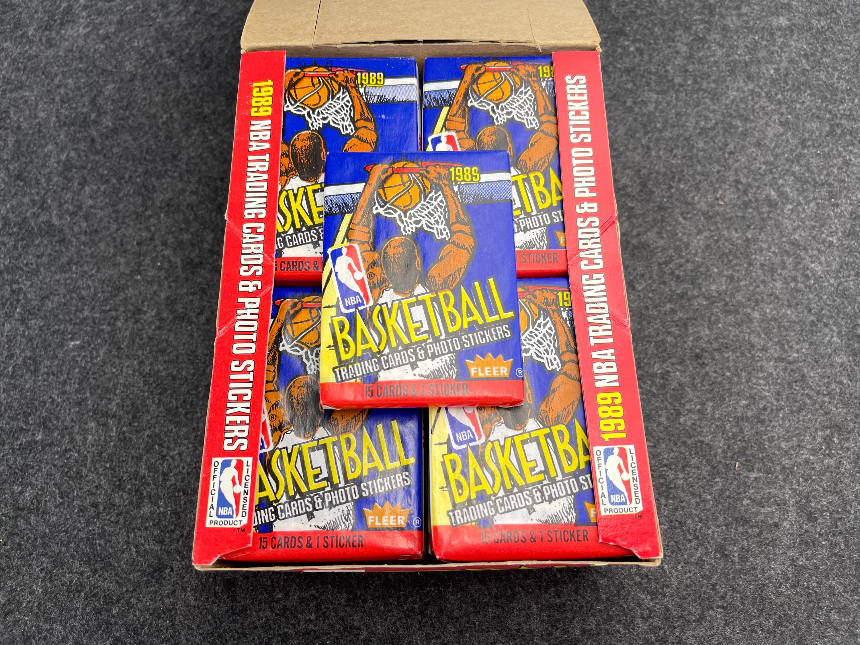 1989-90 Fleer Basketball Wax Pack, (1) Wax Pack, 15 Cards & 1