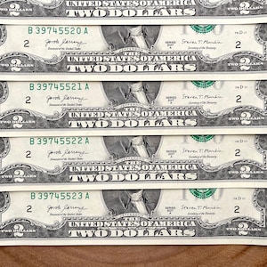 2017 Two Dollar Bills Series A, Lot of (5), Consecutive Serial #'s, Thomas Jefferson, Uncirculated Collectible Bills image 3