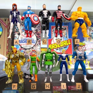 Hasbro 6” Scale Starting Lineup Action Figure Hands – 5 Male Hands – Mint Classified Fodder – 1:12