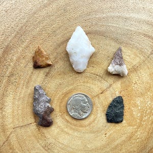Authentic Native American Arrowheads, Lot of (5), Projectile Points, Some Broken or Chipped