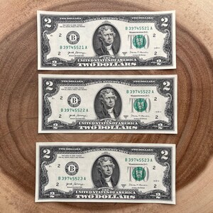 2017 Two Dollar Bills Series A, Lot of (5), Consecutive Serial #'s, Thomas Jefferson, Uncirculated Collectible Bills image 4