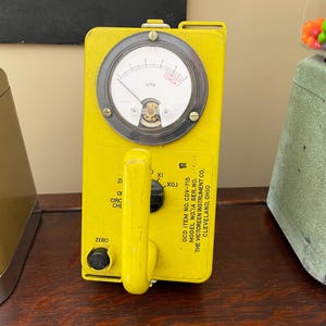 1960&#39;s Civil Defense - Victoreen CDV-715 Radiological Survey Meter - Cold War Era Civil Defense, Not Working Sold As Novelty