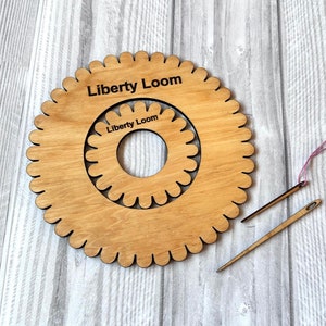 Circle loom (2 sizes) Weaving i the roound with weaving needles, Circle Weaving,  Circular Looms, Weaving tools, Round loom, Loom gift ideas
