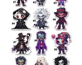 Op de afbeelding: Twaalf geïllustreerde stickers met verschillende griezelige karakters, waaronder een skelet, een clown, een geest en een zombie. Elke sticker is genummerd en heeft een witte rand.