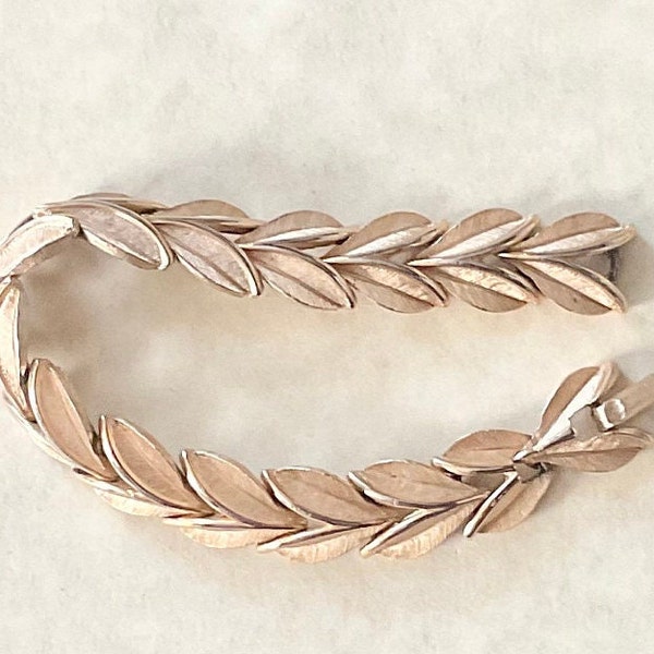 Vintage Crown Trifari Gold Tone Leaf Bracelet. Signed.