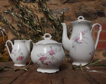 Vintage-Teeservice aus Porzellan mit Blumen. Hergestellt in Frankreich, Tee- oder Kaffeeservice, 50er-Jahre-Hochzeitsgeschenk