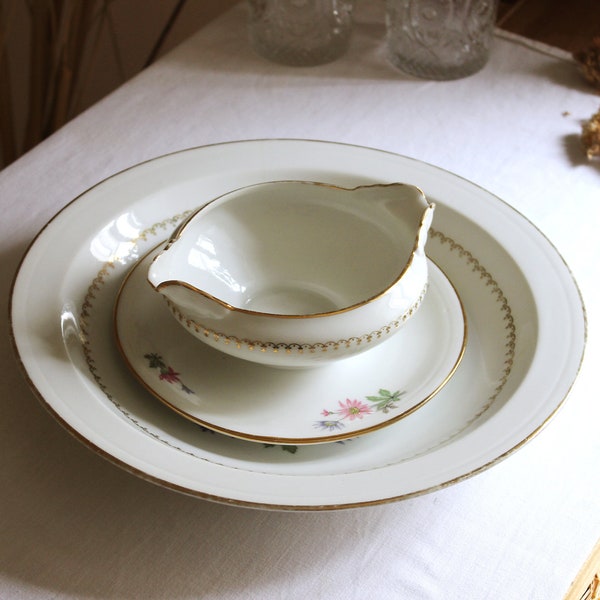 Table service with a sauce boat and a deep dish in genuine French Limoges porcelain, handmade by Mehun P.L