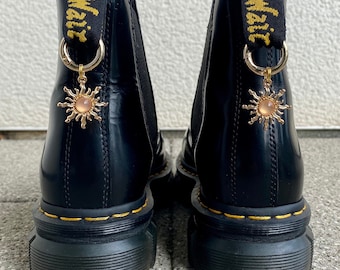 Doc Martens Charms, Schuh Anhänger Sonne, Stiefel Boots Schuhkette, Sonnen Charm, Grunge Punk Gothic Charm, Shoe Accessoires Gold, Set
