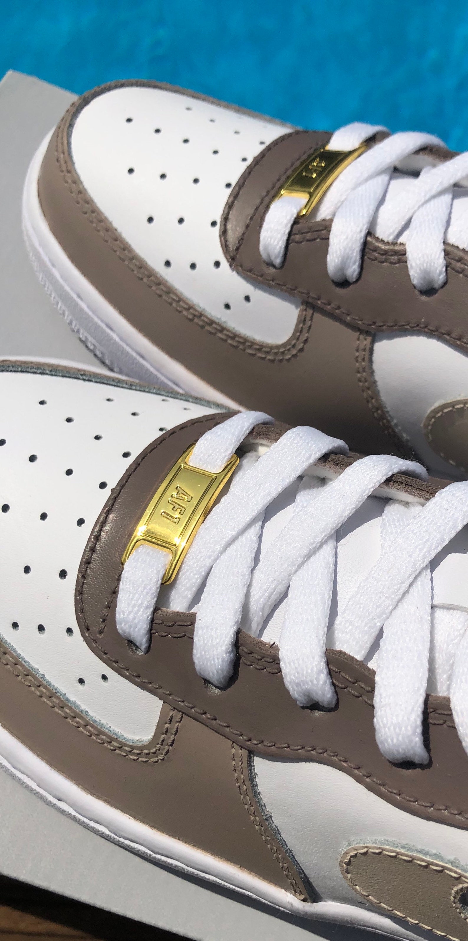 nike air force one lace tag