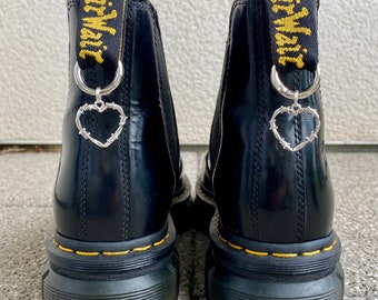 Doc Martens Charms, Schuh Anhänger Herz, Stiefel Boots Schuhkette, Motten Charm, Grunge Punk Gothic Charm, Shoe Accessoires Silber, Set