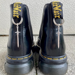 Stiefelanhänger Schwert in Silber - passend für Doc Martens