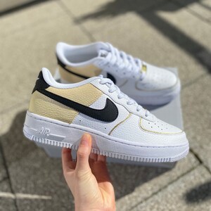 gold lace lock air force 1
