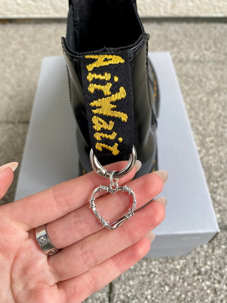 Doc Martens Charms, Schuh Anhänger Herz, Stiefel Boots Schuhkette, Herz Charm, Grunge Punk Gothic Charm, Shoe Accessoires, Silber Schmuck image 3