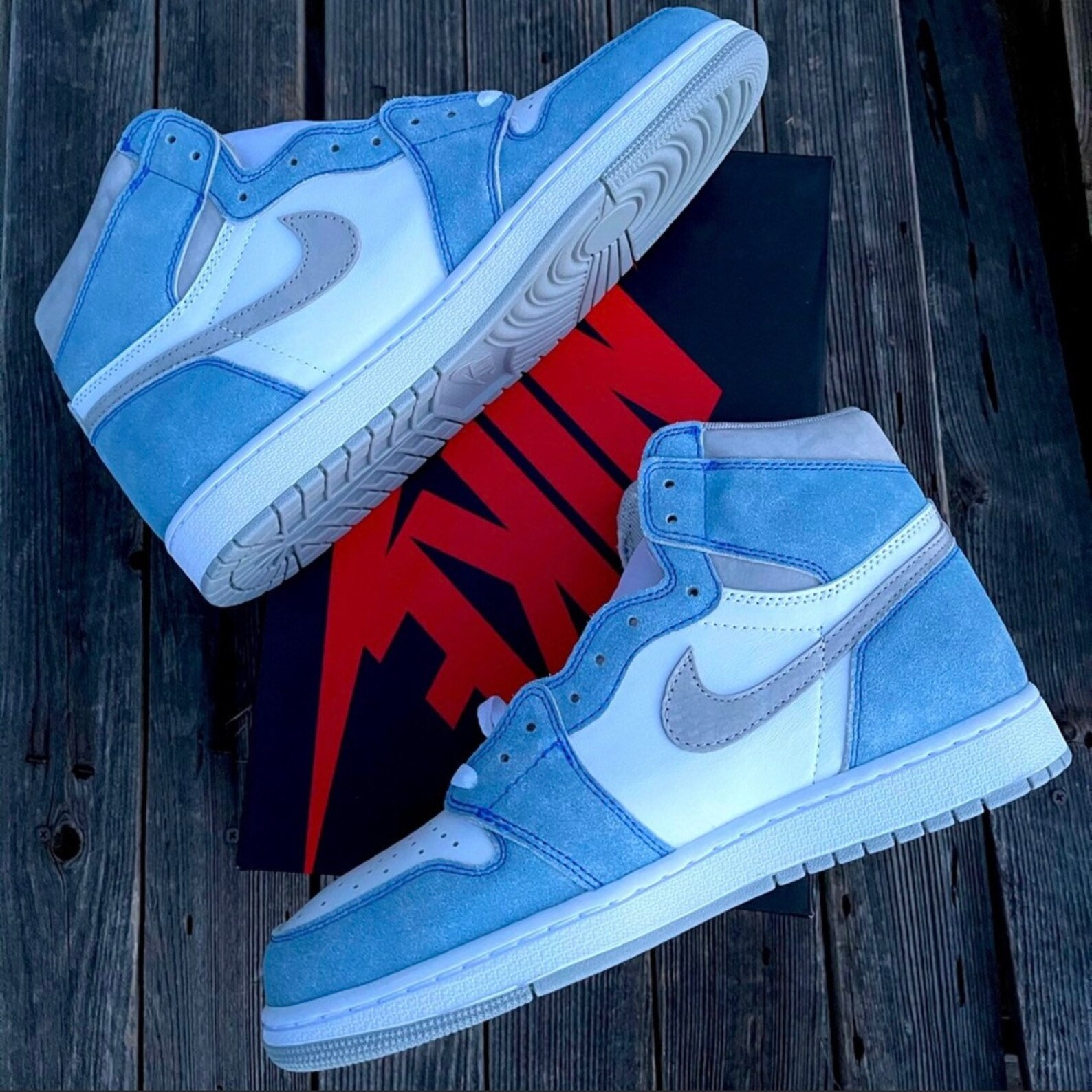 Jordan 1 Retro High OG Hyper Blue | Etsy
