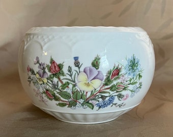Aynsley Wild Tudor Bowl, Vintage Aynsley Potpourri Bowl, Aynsley Rose Bowl, John Aynsley Fine Bone China