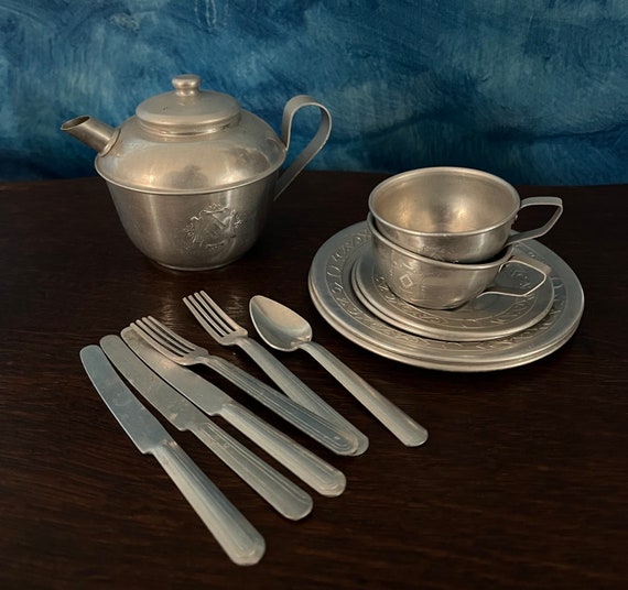 Vintage Aluminun Childs Tea Set, Vintage Childrens Tea Set, Aluminum Play Tea Set, Toy Tea Set, Aluminum Play Kitchen